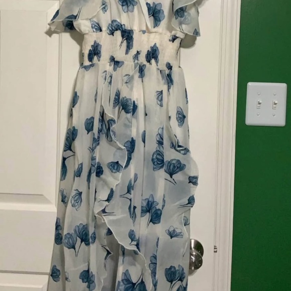 “One size” S/M long white and blue floral dress - Picture 4 of 4